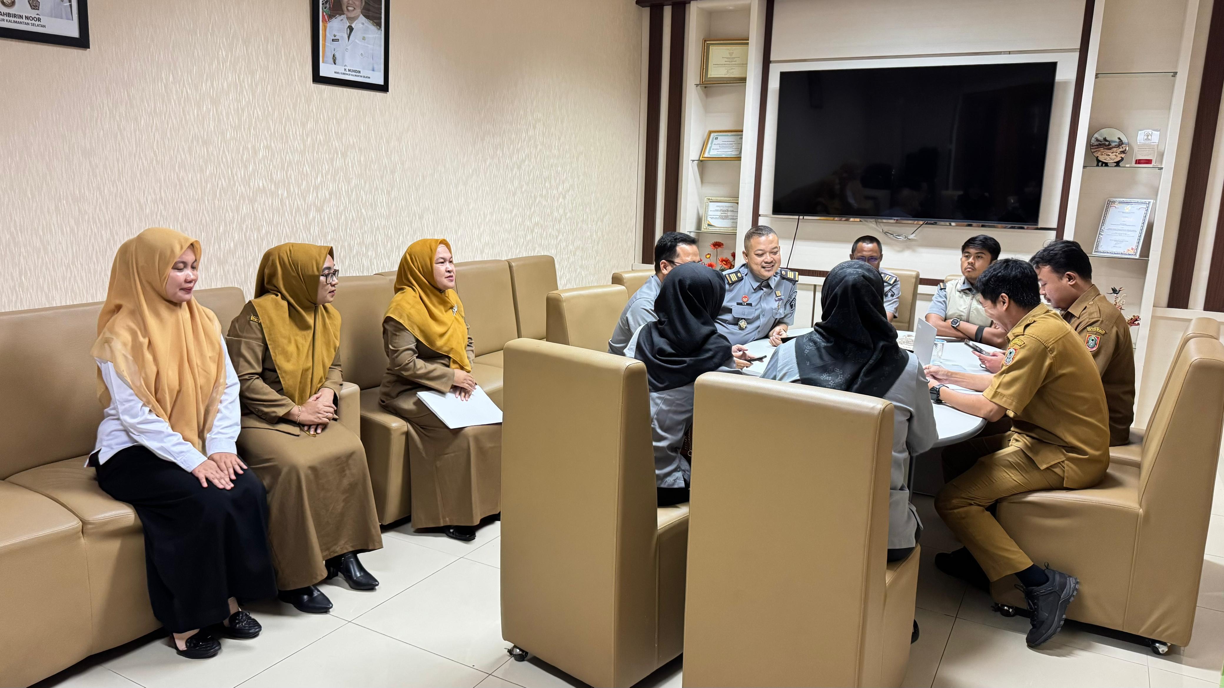 Kunjungan Konsultasi Pengelola JDIH Ke Biro Hukum Sekretariat Prov Kalsel 9 Juli 2024, foto 3