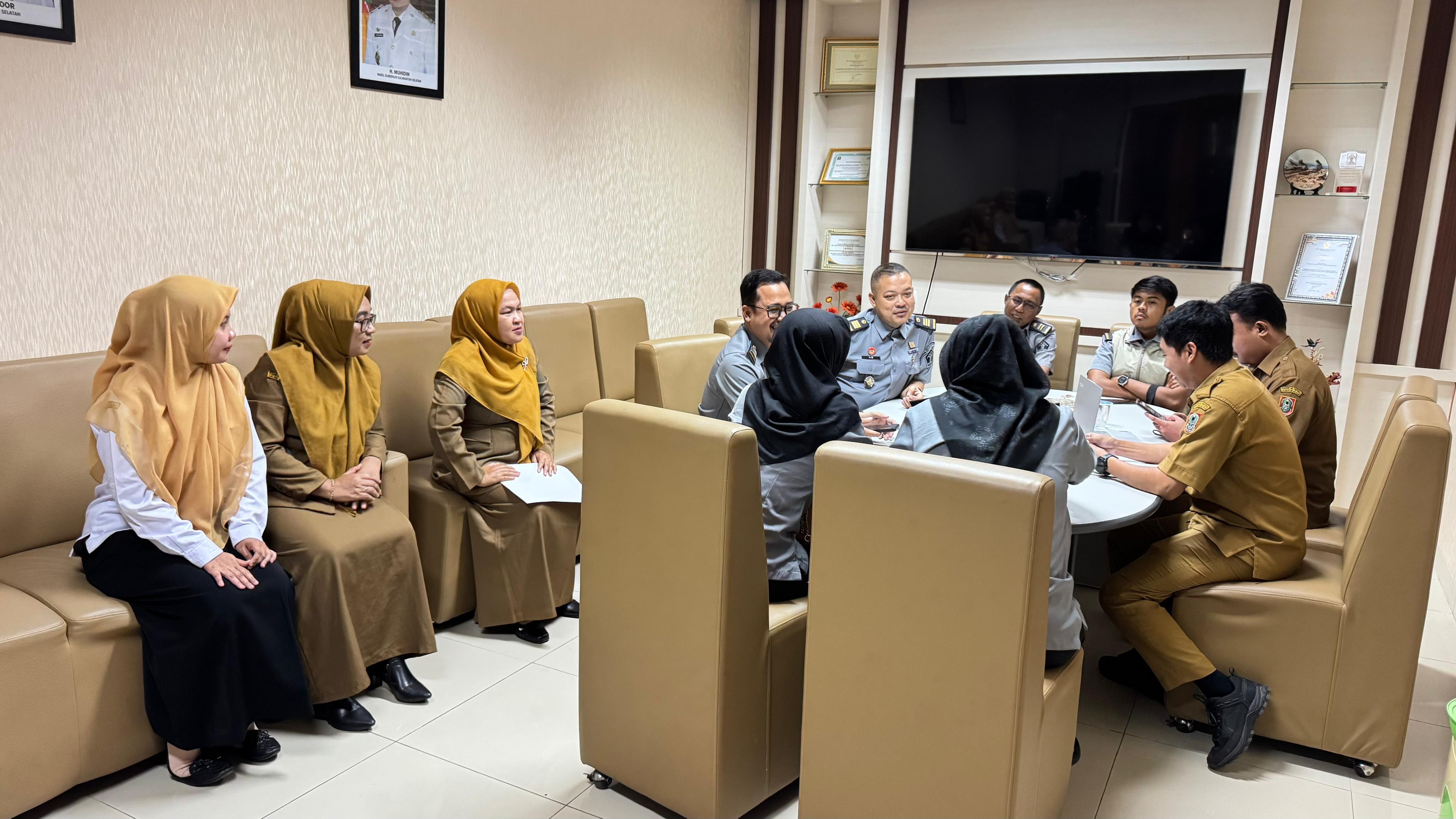 Kunjungan Konsultasi Pengelola JDIH Ke Biro Hukum Sekretariat Prov Kalsel 9 Juli 2024, foto 2